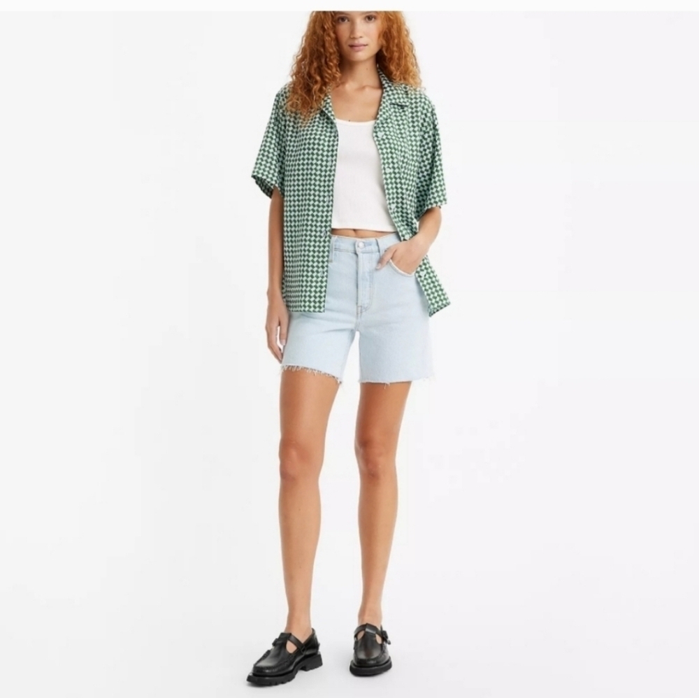 Levi's high rise easy through the hip mid thigh size 31 new with tags